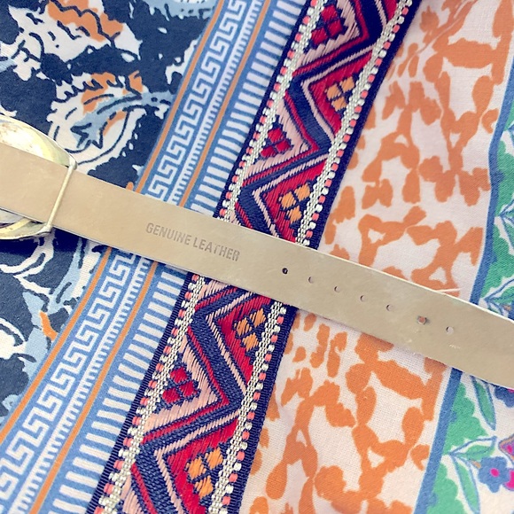 🆓w/💲🛍VTG *GOSSIP Quartz Round Face Ivory Watch+Classic Genuine Leather Band - Picture 7 of 14